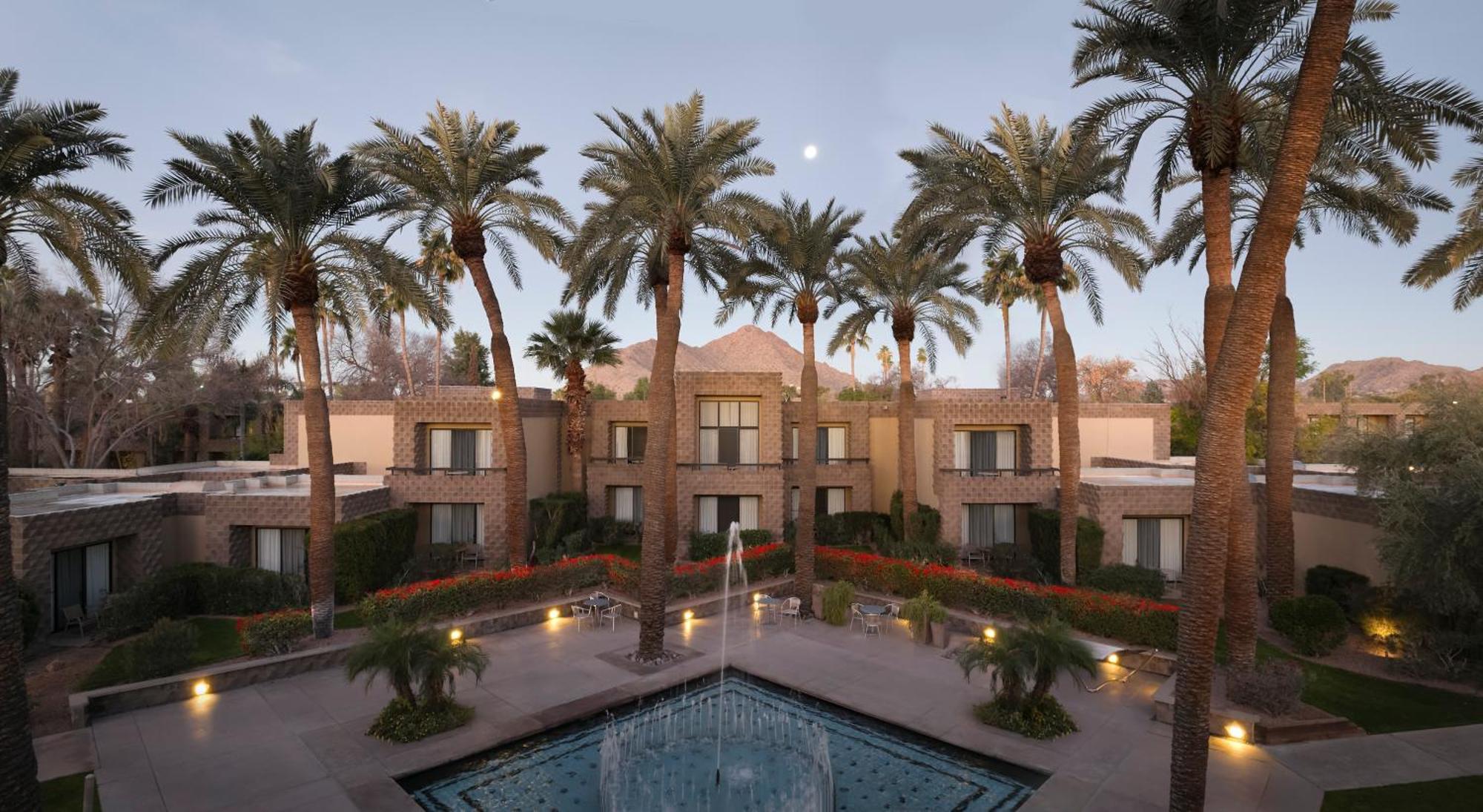 Doubletree By Hilton Paradise Valley Resort Scottsdale Exterior photo